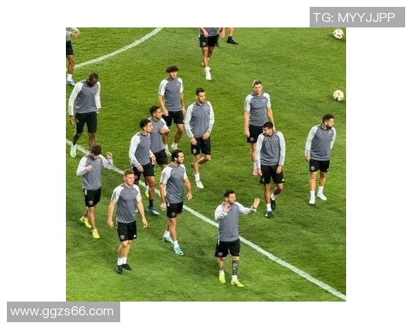 足球明星白茶的真实身份揭秘及其在足球界的影响力分析